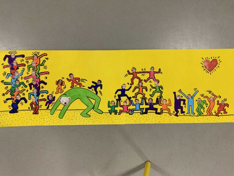 La classe de PS-MS représentée à la manière de Keith Haring – Ecole